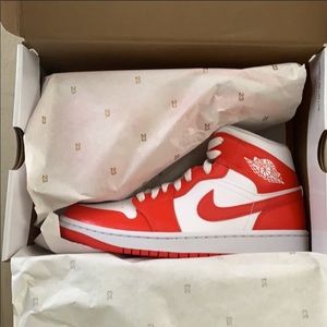 Women’s Air Jordan 1 Mid